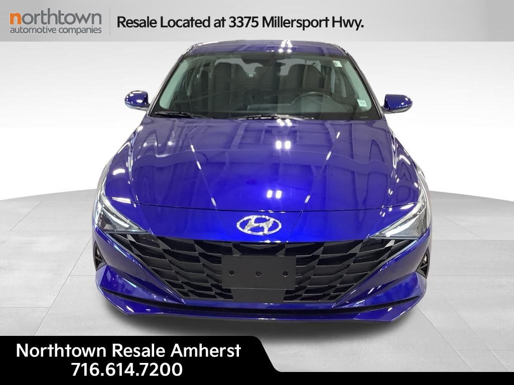 2023 Hyundai Elantra SEL photo 2