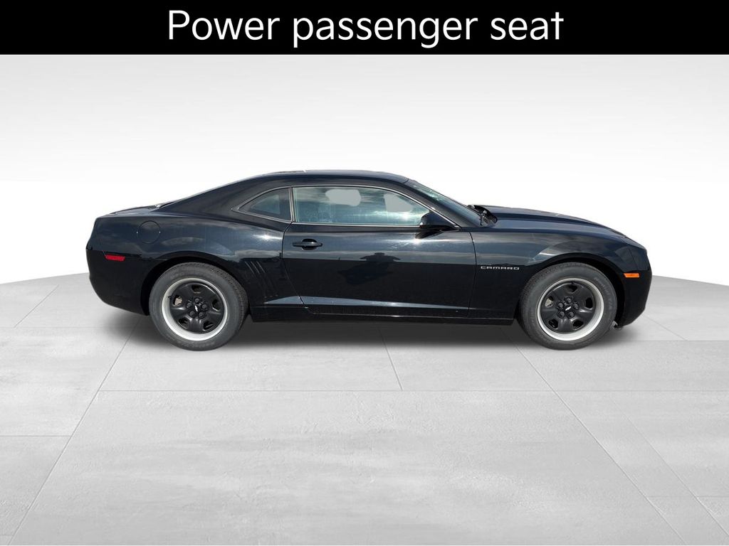 2011 Chevrolet Camaro LS photo 2