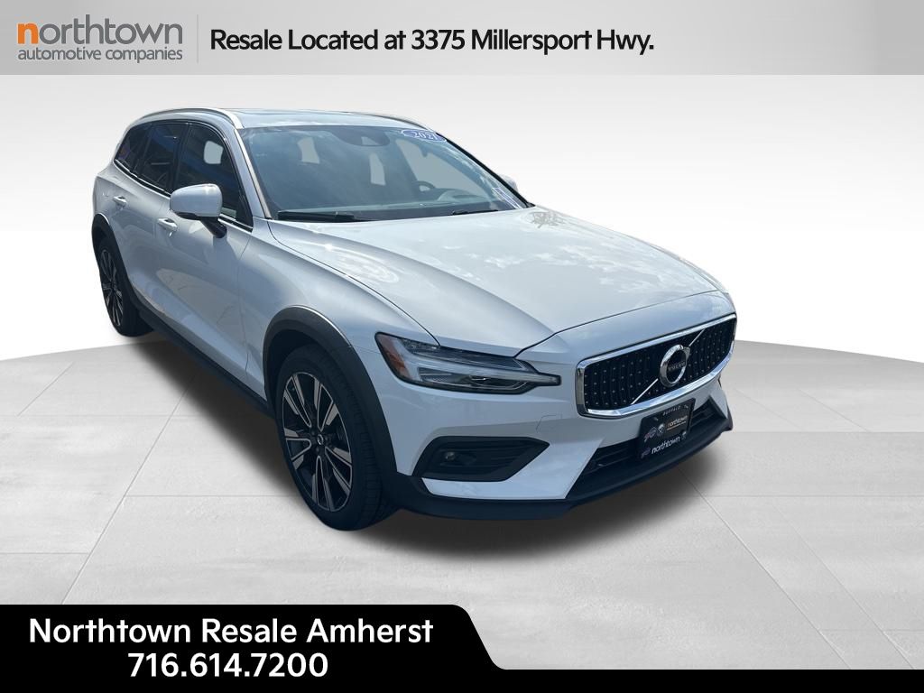 2021 Volvo V60 Cross Country