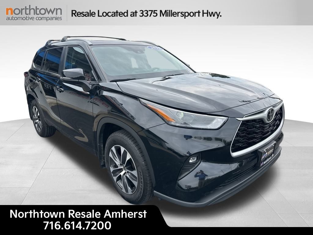 2023 Toyota Highlander XLE's photo