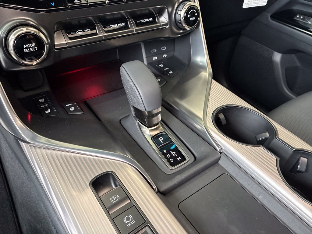 2026 Lexus LX 700h F-Sport - Photo 10