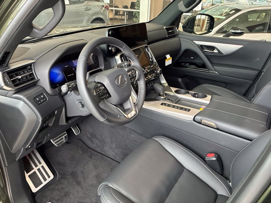 2026 Lexus LX 700h F-Sport - Photo 11