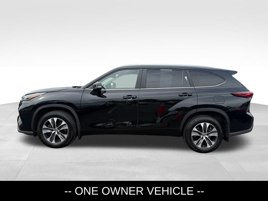 2023 Toyota Highlander L photo 2