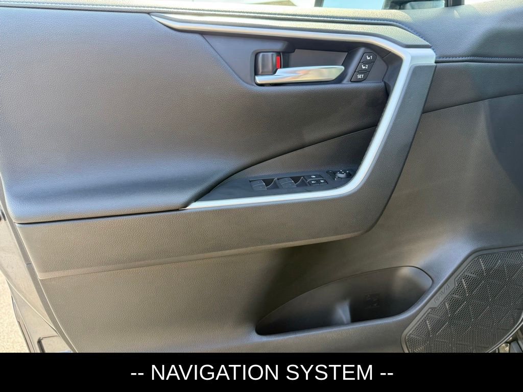 2023 Toyota RAV4 XSE - Photo 6