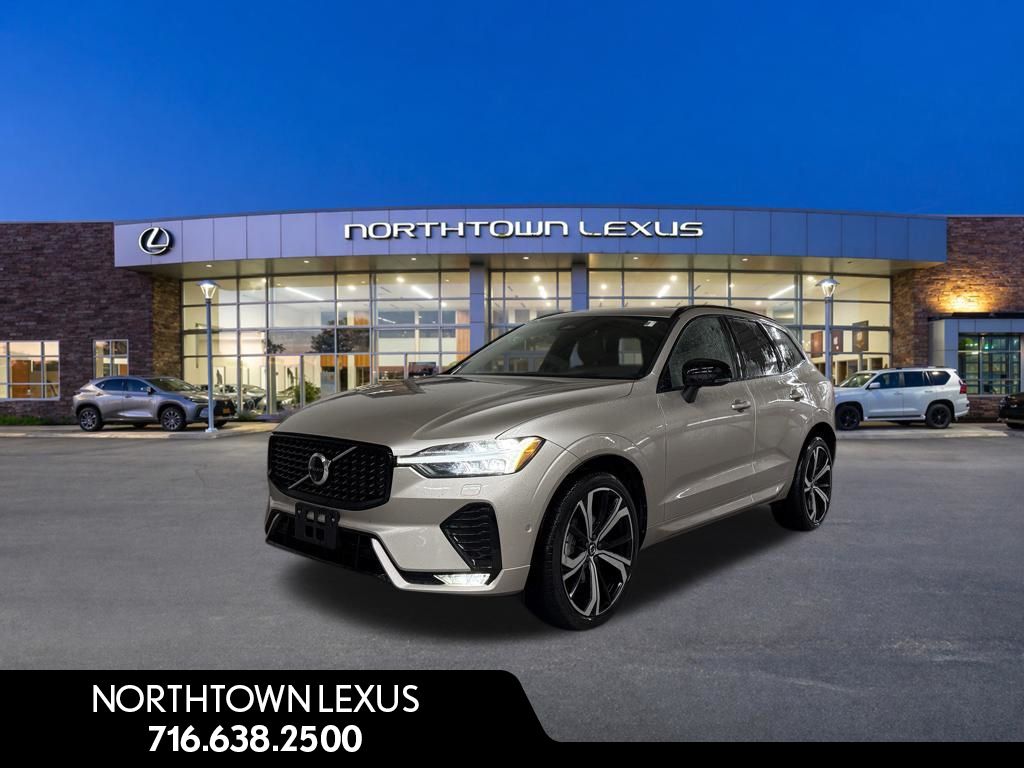 2025 Volvo XC60 B5 Ultra Dark AWD's photo