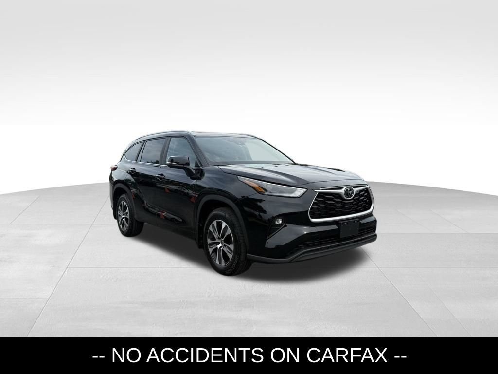 2023 Toyota Highlander L photo 3