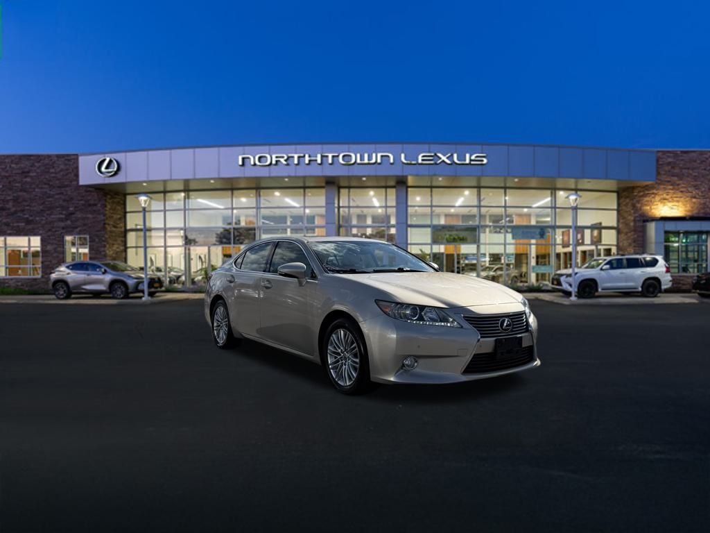 2013 Lexus ES 350 photo 3