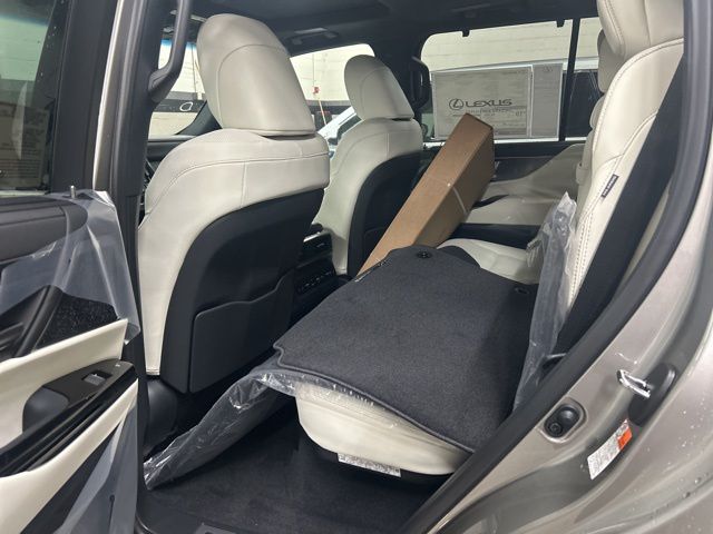 2026 Lexus LX 600 Luxury - Photo 12