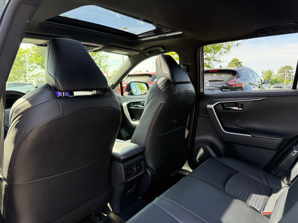 2023 Toyota RAV4 XSE - Photo 17