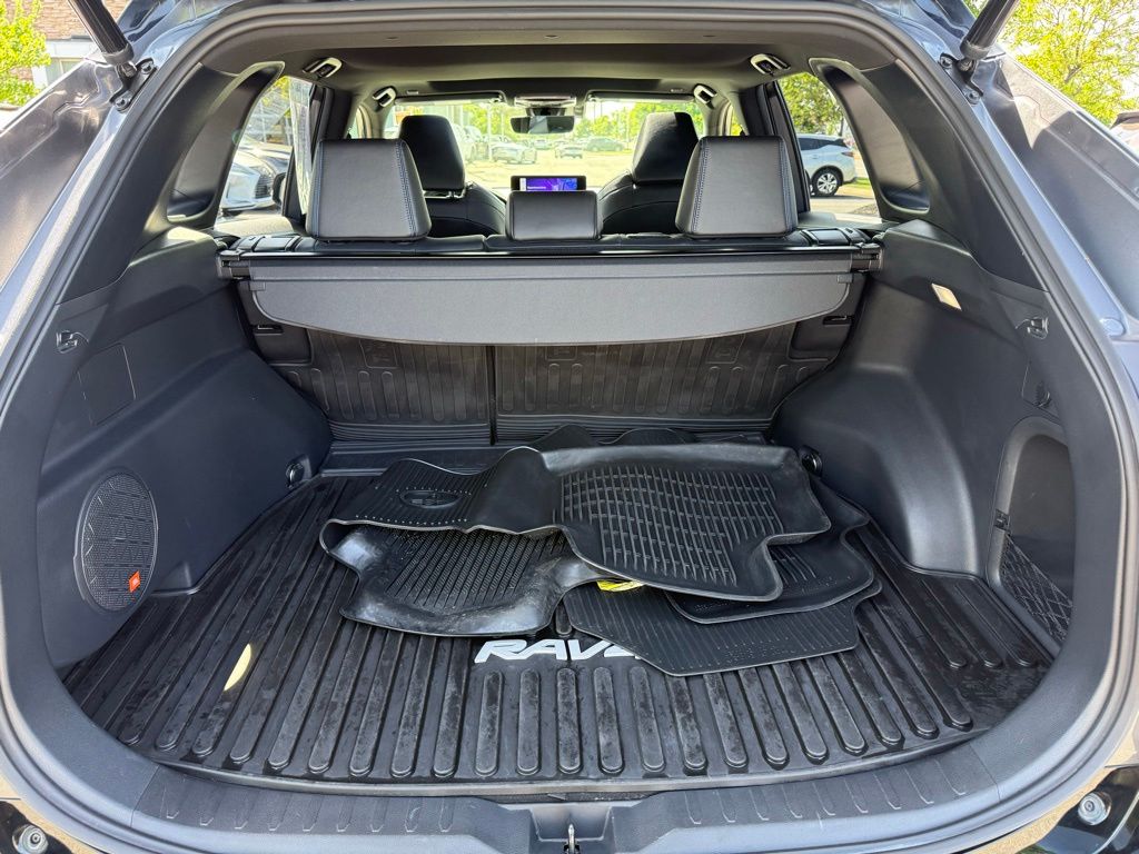 2023 Toyota RAV4 XSE - Photo 18