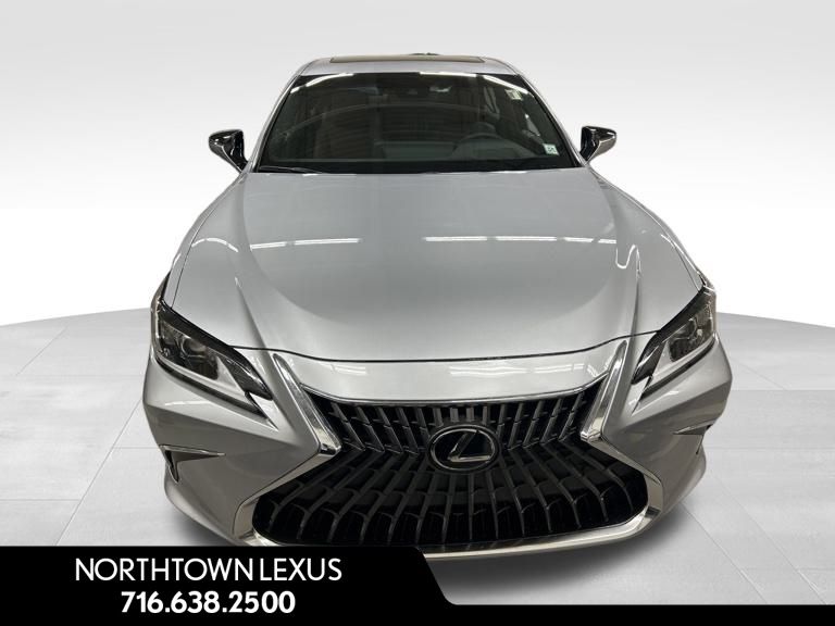 2025 Lexus ES 350's photo