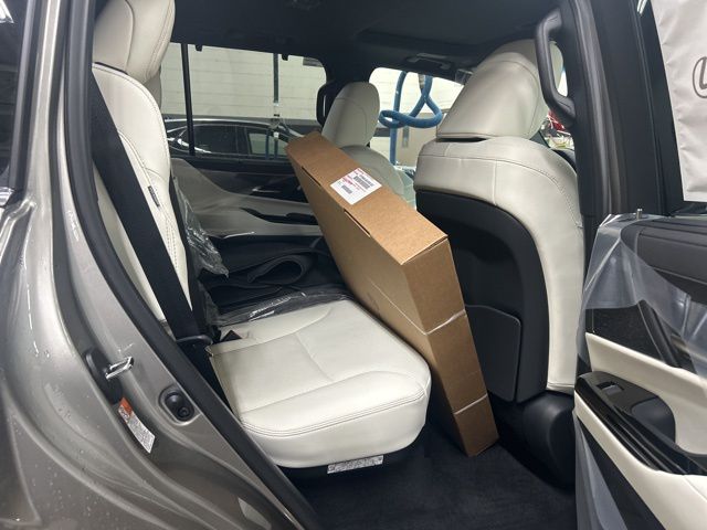 2026 Lexus LX 600 Luxury - Photo 11