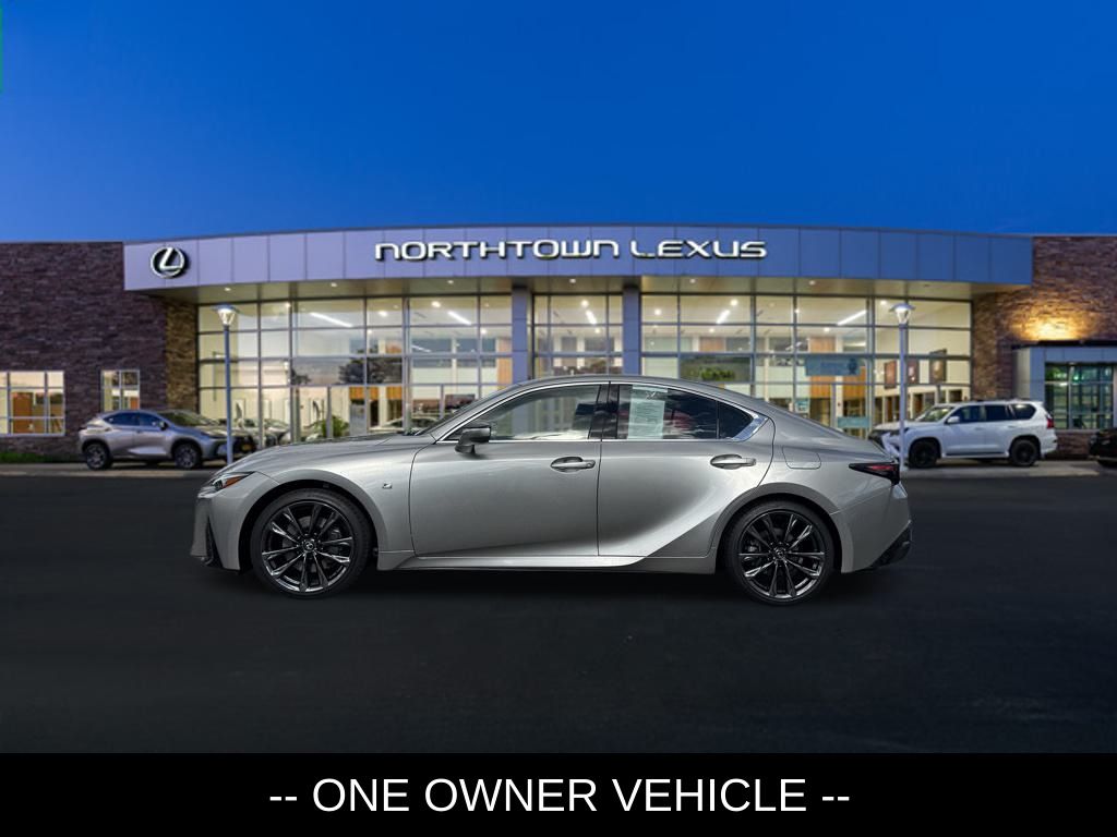 2023 Lexus IS 350 F SPORT photo 2