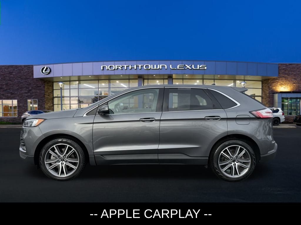 2024 Ford Edge Titanium photo 2