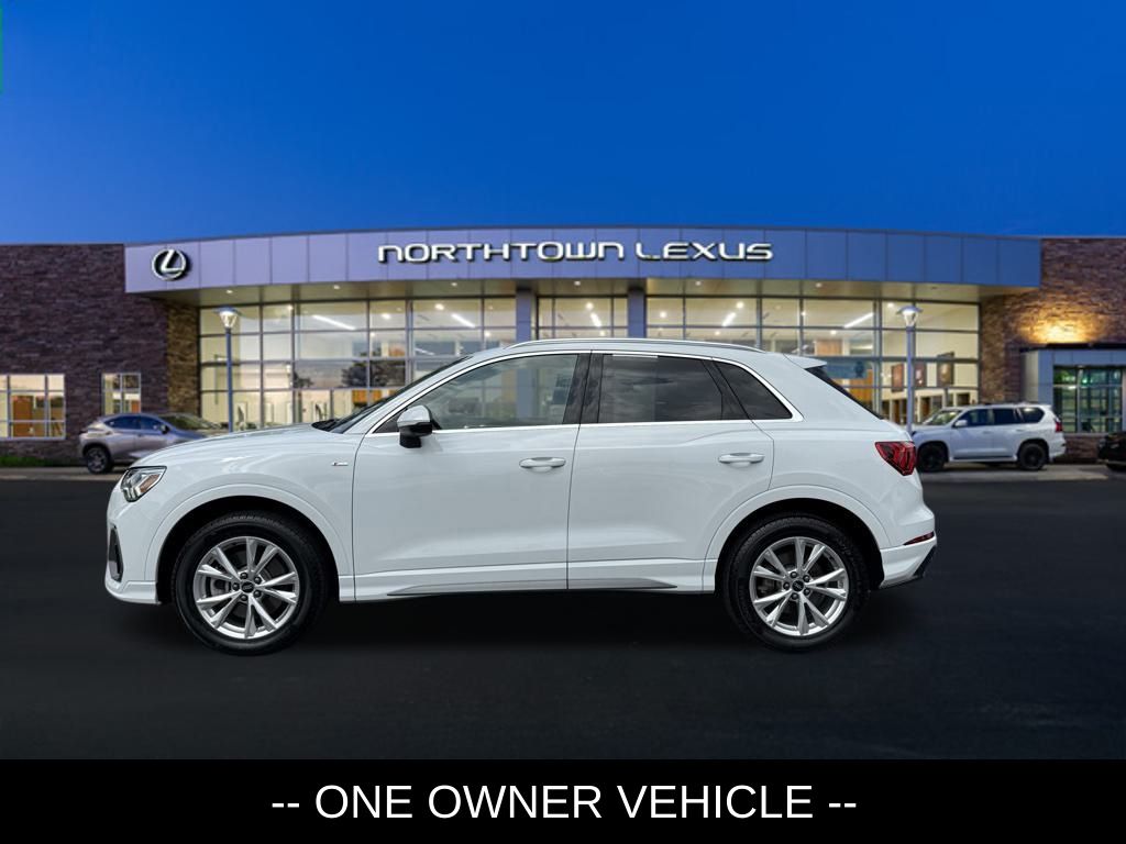 2022 Audi Q3 Premium Plus S line photo 2