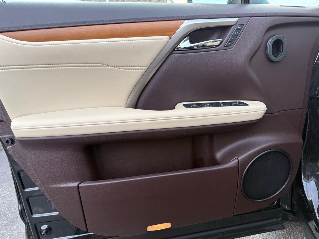 2019 Lexus RX 450h photo 3