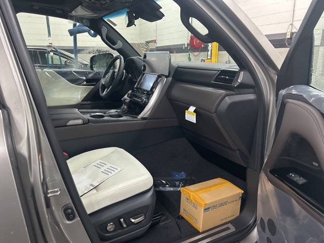 2026 Lexus LX 600 Luxury - Photo 10
