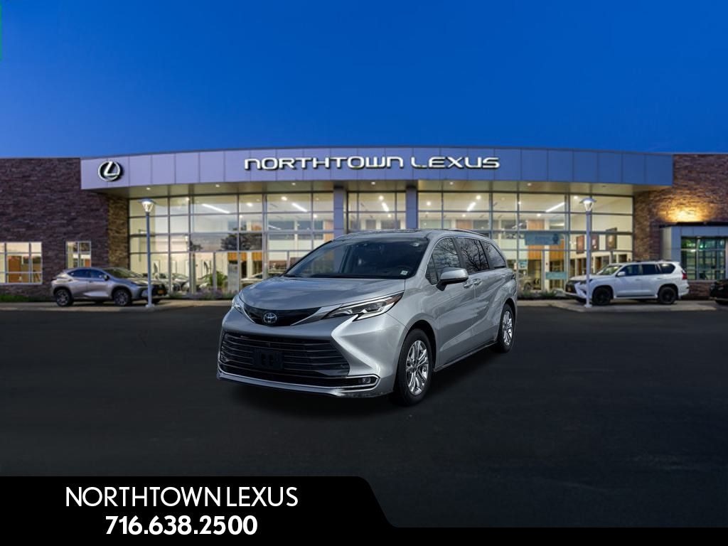 Used 2022 Toyota Sienna Platinum