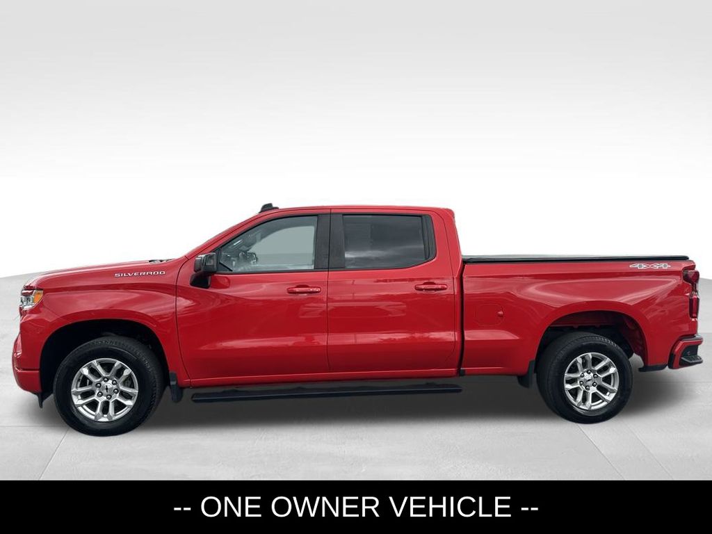 2022 Chevrolet Silverado 1500 RST photo 2