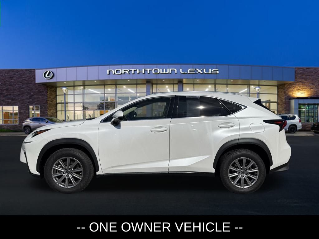 2021 Lexus NX 300 photo 2
