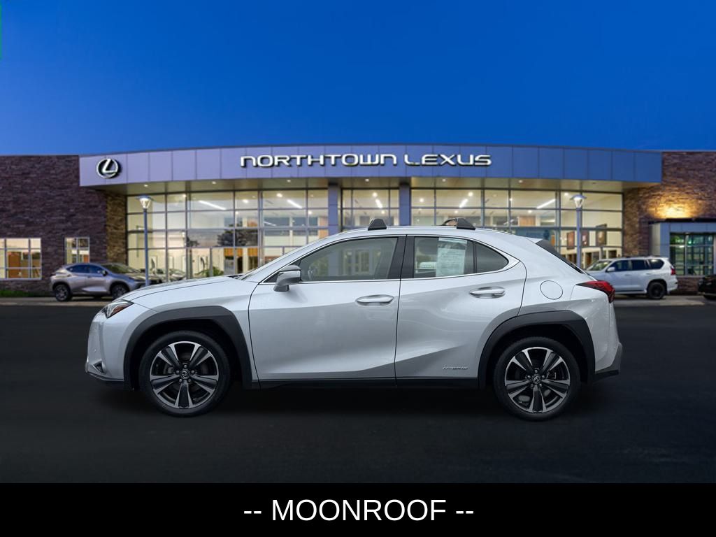 2020 Lexus UX 250h Premium photo 2
