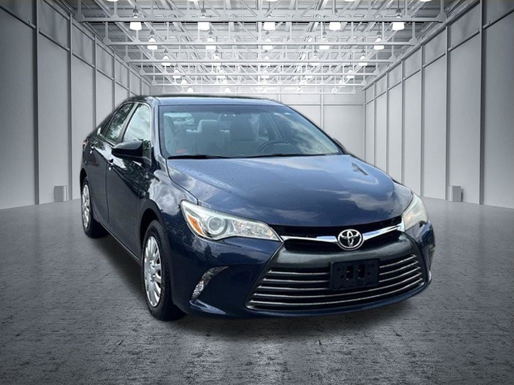 Used 2015 Toyota Camry LE Sedan