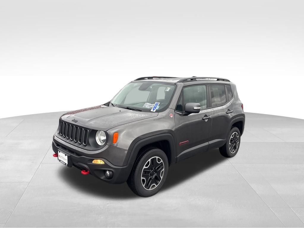 2017 Jeep Renegade Trailhawk photo 2
