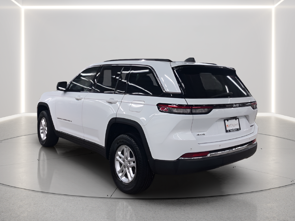 Used 2024 Jeep Grand Cherokee Laredo SUV