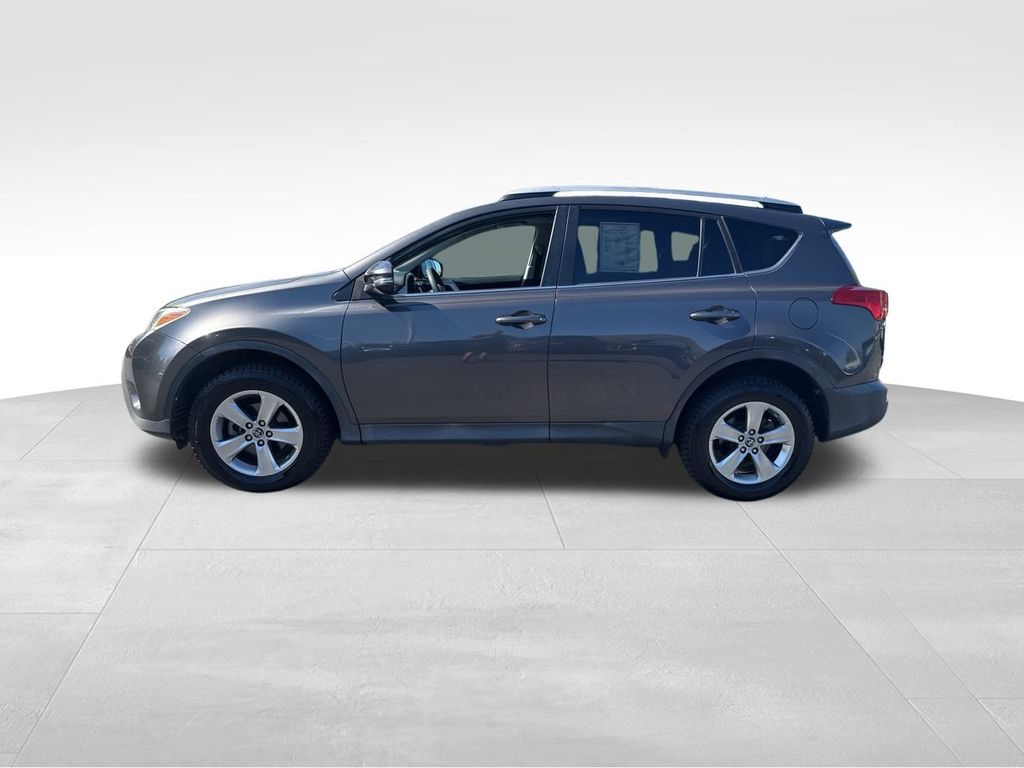 2015 Toyota RAV4 XLE photo 3