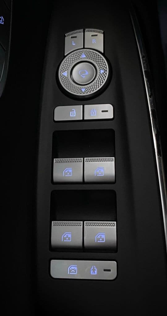 2022 GENESIS GV70 Standard - Photo 26