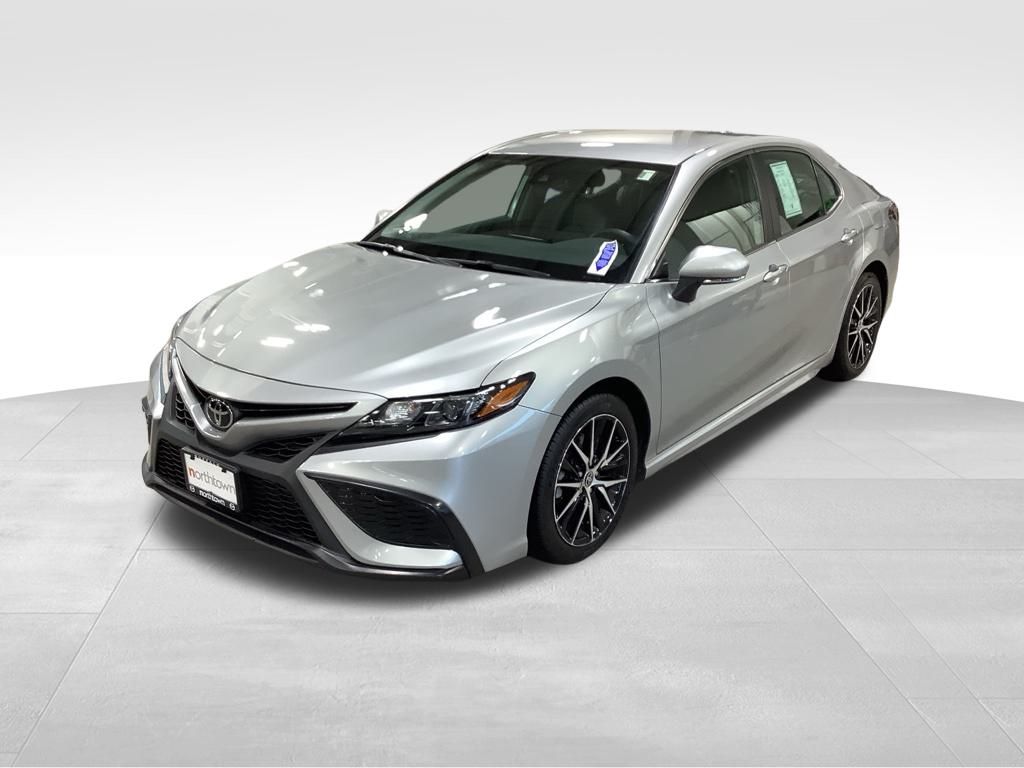 2023 Toyota Camry SE photo 2