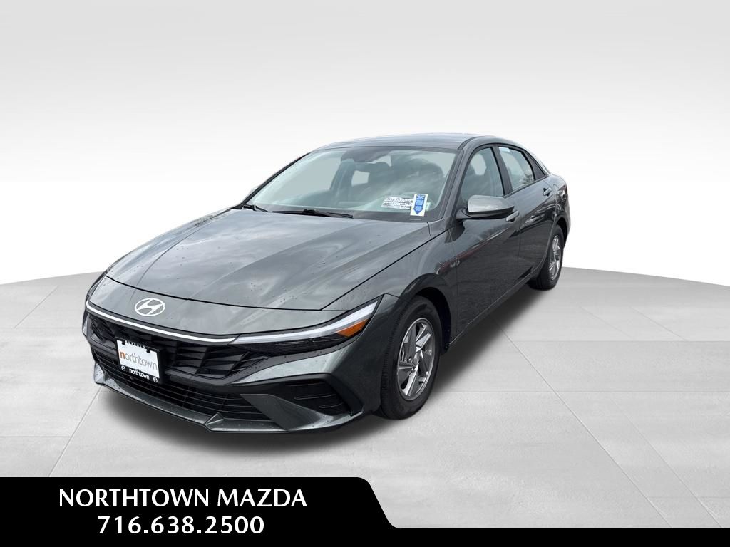 2024 Hyundai Elantra SE