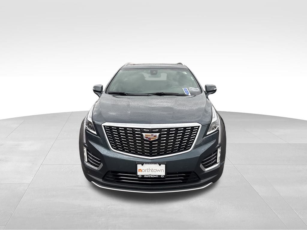 2021 Cadillac XT5 Premium Luxury photo 2
