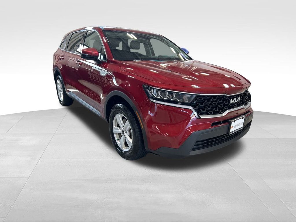 2022 Kia Sorento LX photo 3