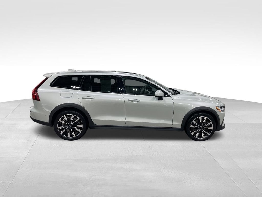 Used 2022 Volvo V60 Cross Country T5 Wagon