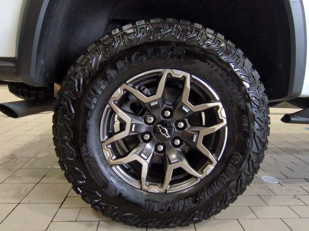 2024 Chevrolet Colorado ZR2 - Photo 22