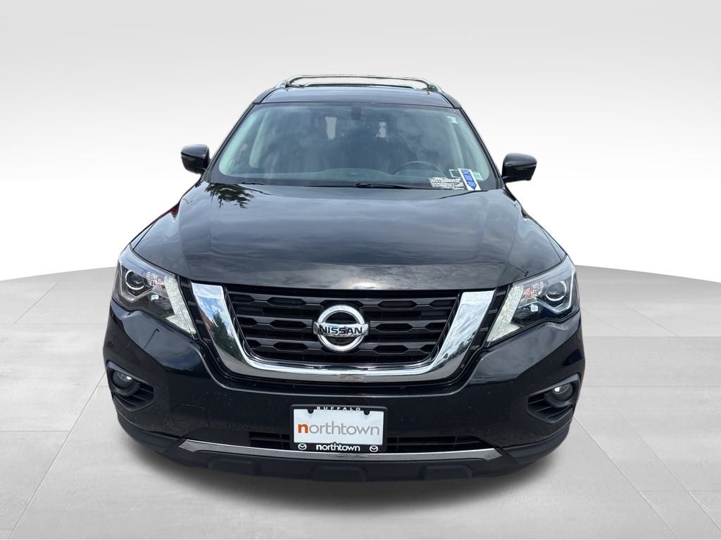 2020 Nissan Pathfinder Platinum photo 2