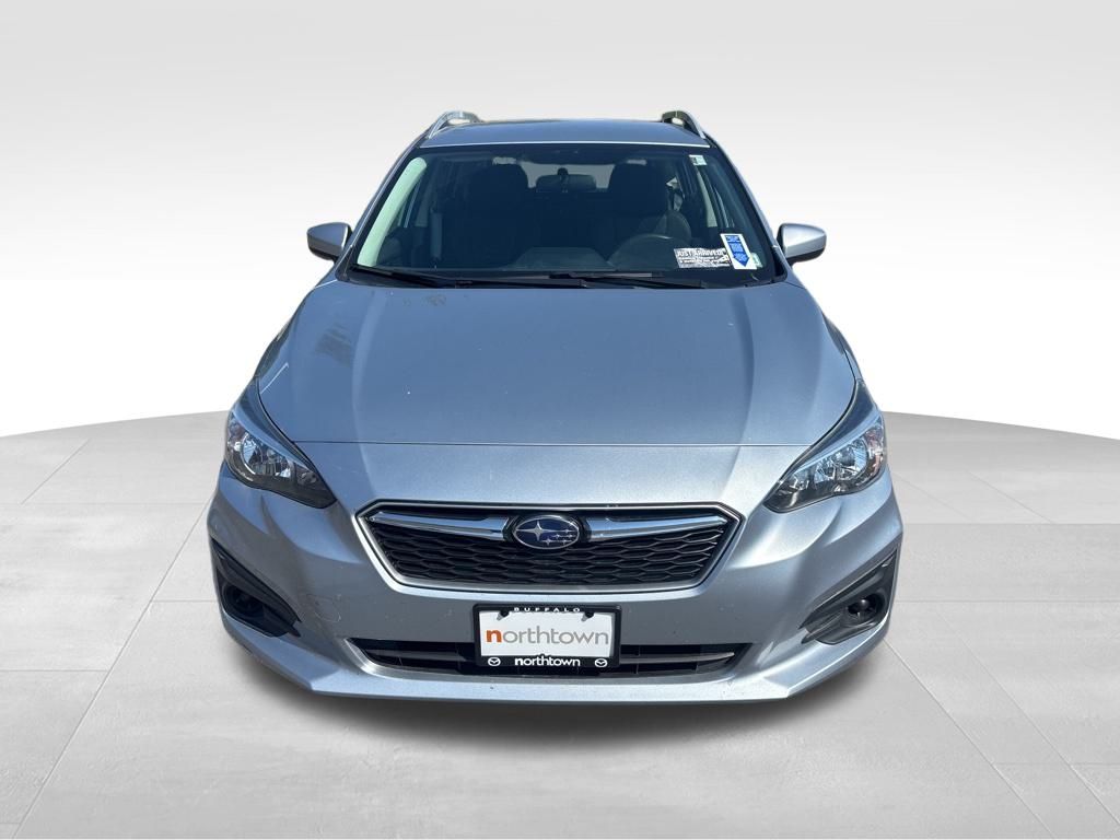 2018 Subaru Impreza 2.0i Premium photo 2