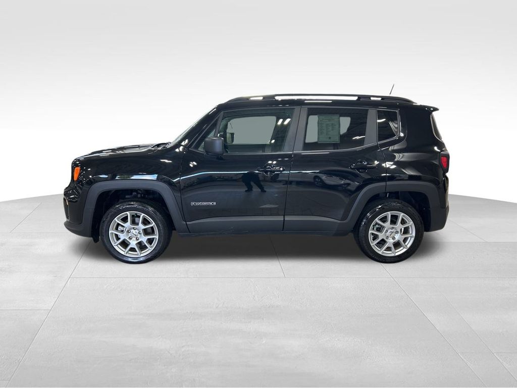 2022 Jeep Renegade Latitude photo 2