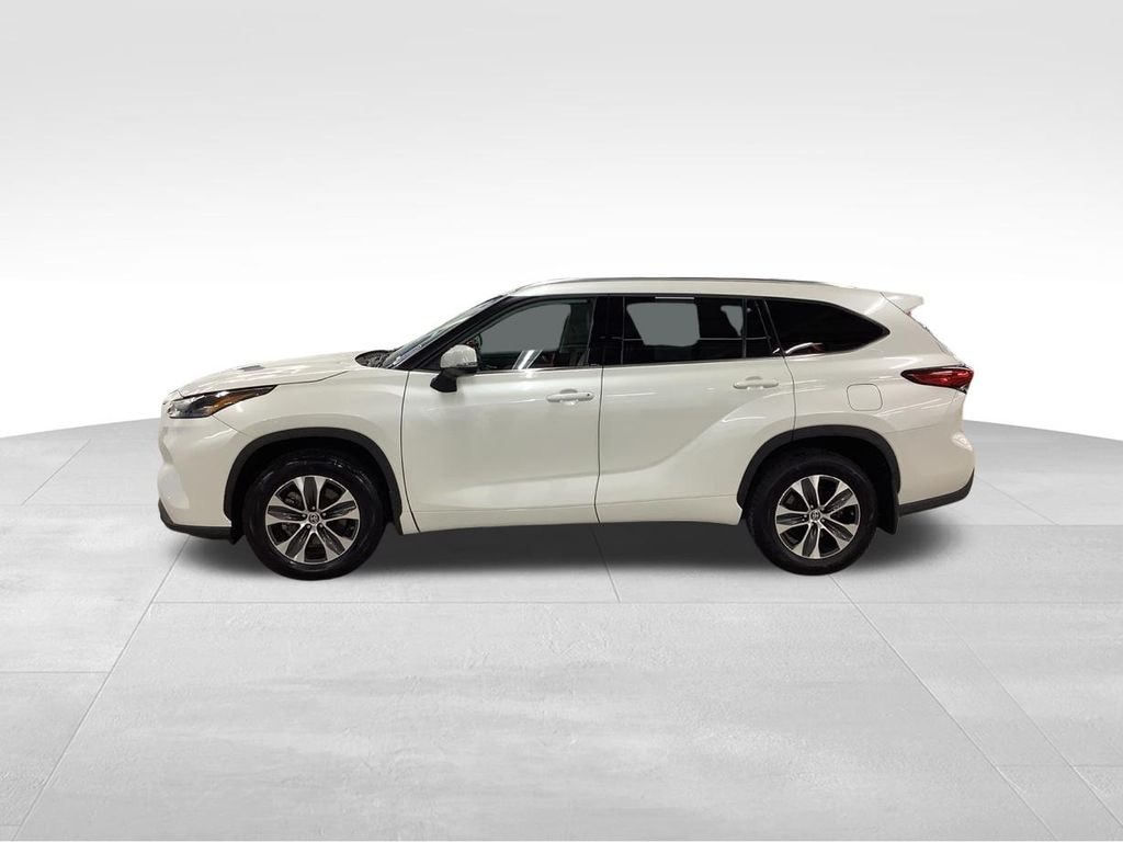 Used 2021 Toyota Highlander XLE SUV