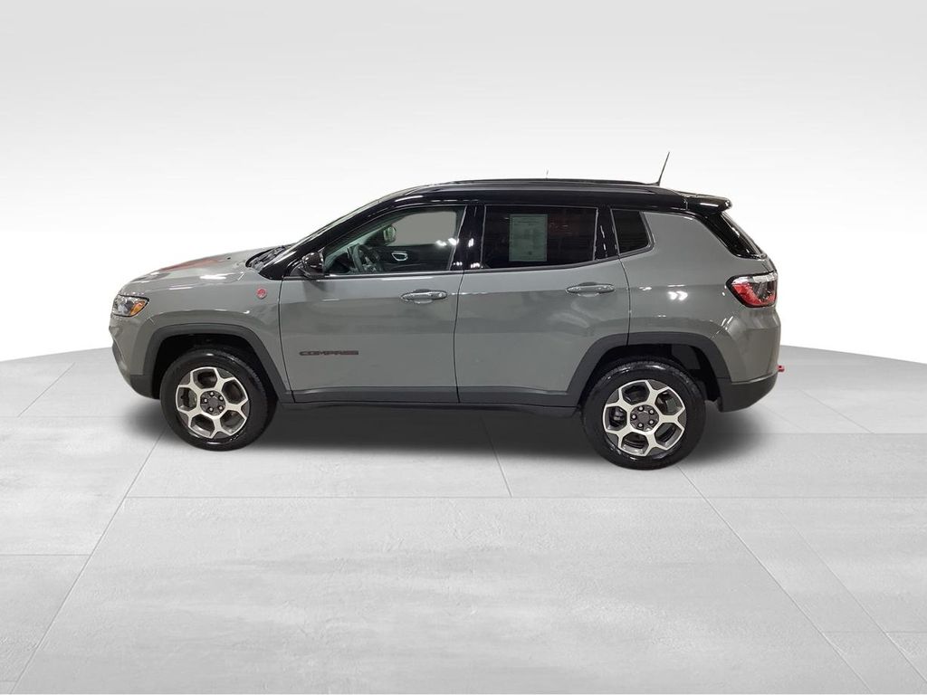 2022 Jeep Compass Trailhawk photo 2