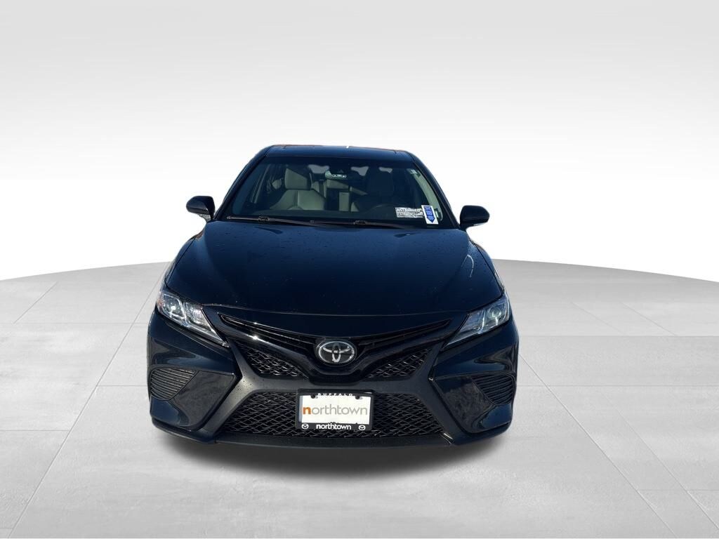 Used 2018 Toyota Camry SE Sedan
