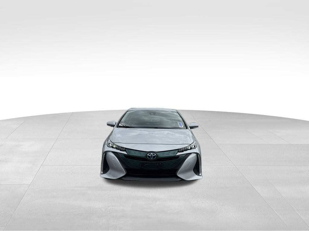 2017 Toyota Prius Prime Plus photo 2
