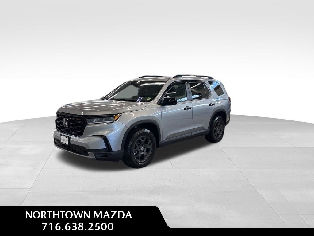 Used 2025 Honda Pilot TrailSport SUV