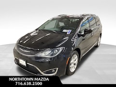 2017 Chrysler Pacifica Touring L Van