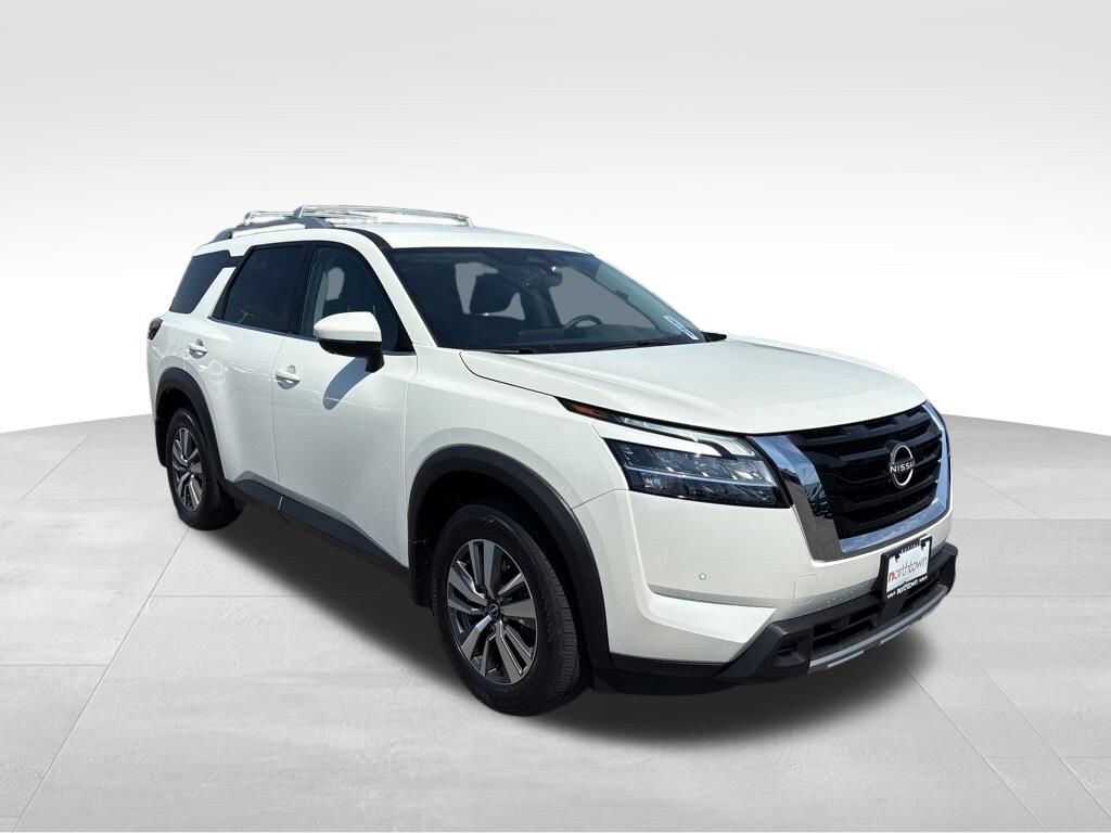 Used 2024 Nissan Pathfinder SL SUV