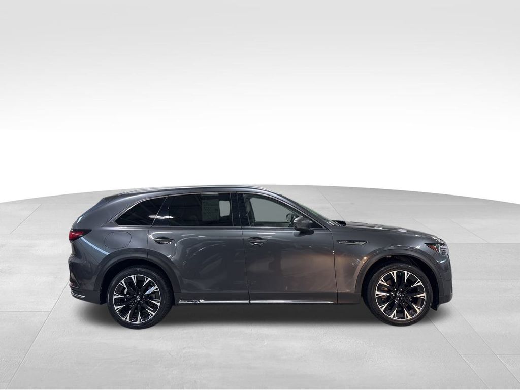 2024 Mazda CX-90 Premium photo 2