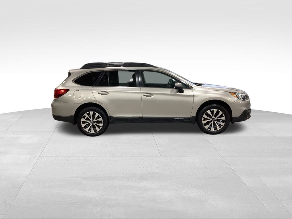 2017 Subaru Outback 2.5i Limited photo 2
