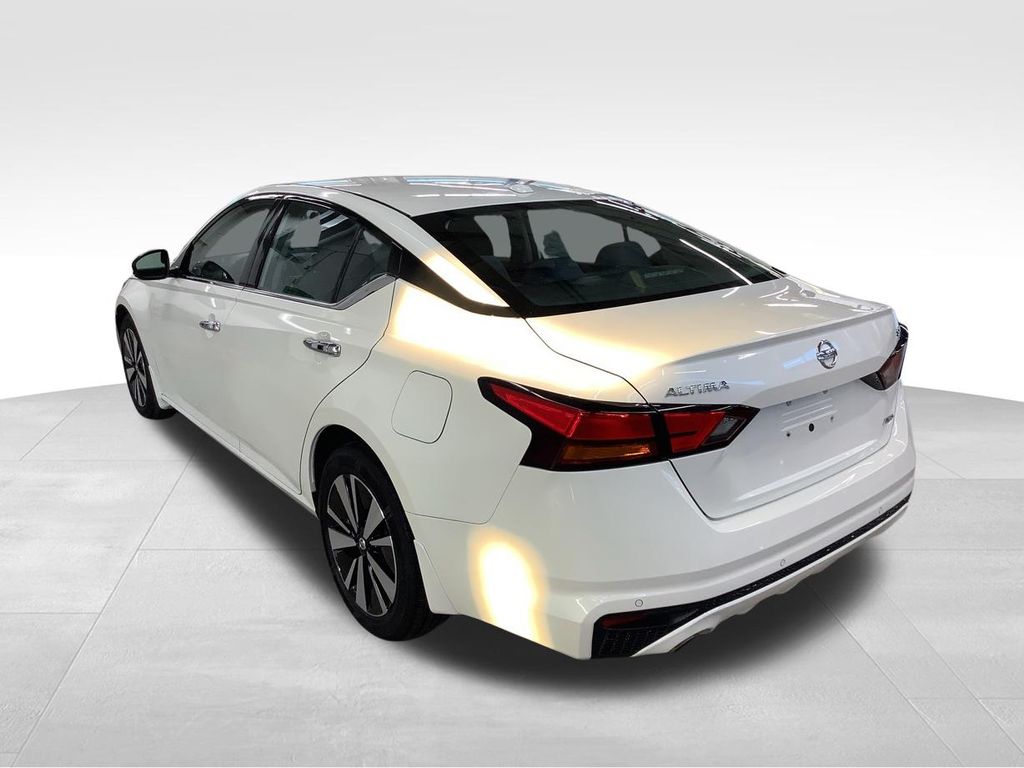Used 2019 Nissan Altima SV with VIN 1N4BL4DW5KC184767 for sale in Amherst, NY