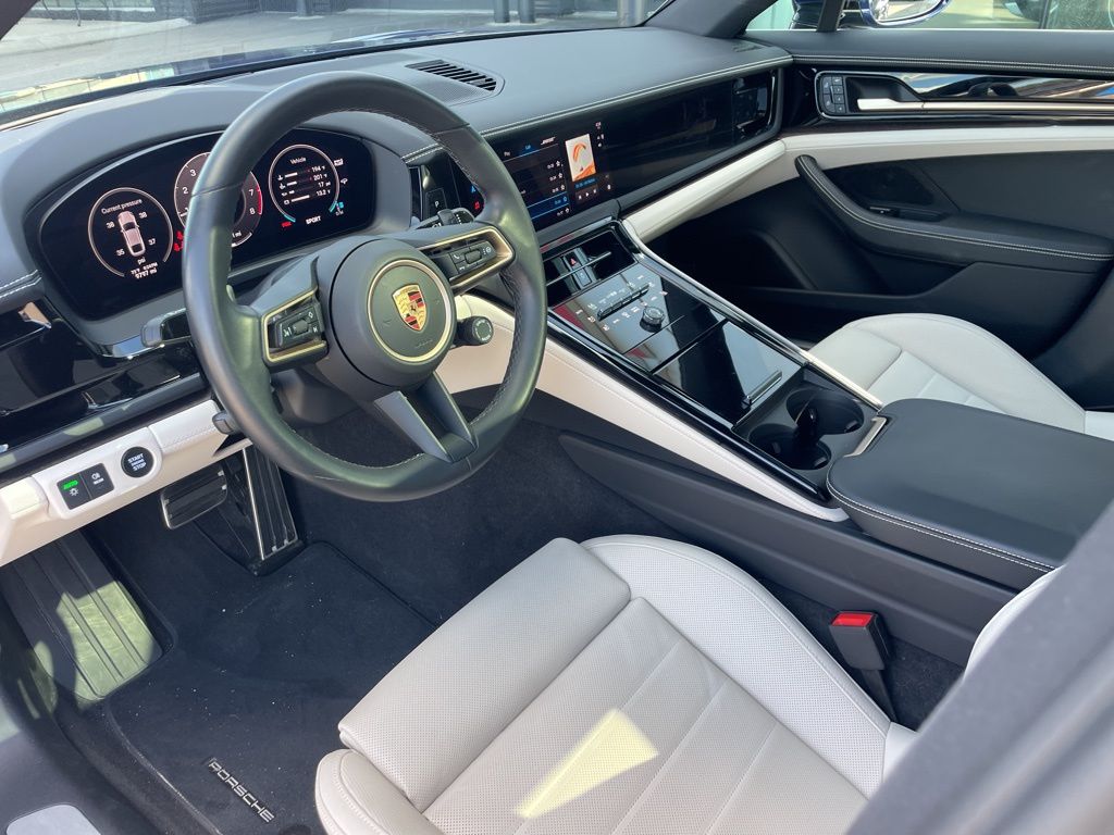 2024 Porsche Panamera 4 photo 4